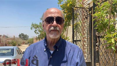 شقيق سمير غانم من أمام مقبرته: أدعو لنصفه الحلو يقوم بالسلامة | فيديو