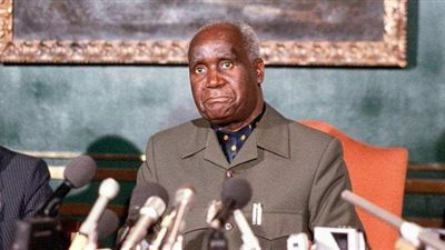 27 عاما من النضال.. رحيل كينيث كوندا مؤسس زامبيا