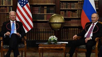 انتقاد خارج المألوف لرابطة عنق بايدن أثناء اللقاء مع بوتين