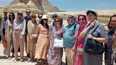 وفد روسي يزور الأهرامات على هامش احتفال عام التبادل الإنساني | صور