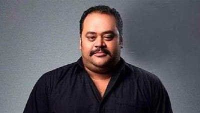 محمد ممدوح يشوق جمهوره لفيلم العارف