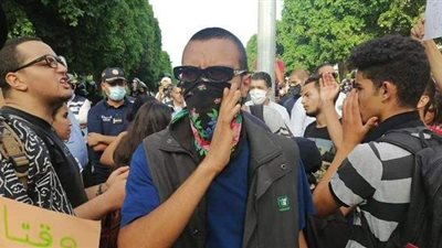 مسيرة احتجاجية بشارع الحبيب بورقيبة للتنديد بعنف الشرطة التونسية