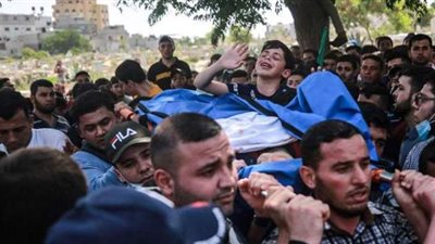 يتيمة قبل ولادتها.. شهيد فلسطيني يرزق بطفلة بعد 8 أيام على مقتله