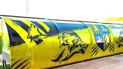 تطوير مقاعد بدلاء إستاد عثمان أحمد عثمان بالجبل الأخضر | صور