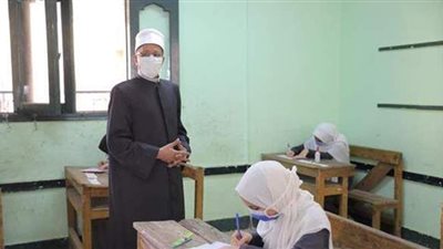 بدء امتحان مادة الفقه للقسم العلمي لطلاب الثانوية الأزهرية