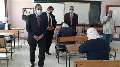 محافظ شمال سيناء يتفقد امتحانات الثانوية الأزهرية والدبلومات الفنية بالعريش
