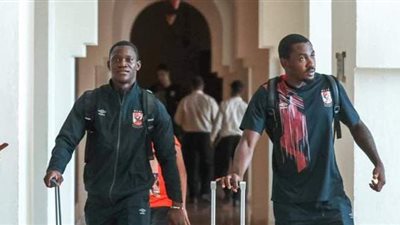 الأهلي والترجي.. حافلة الفريق الأحمر تصل ملعب رادس