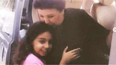 ابنة رجاء الجداوي تتذكر والدتها بكلمات مؤثرة في يوم تخرج حفيدتها