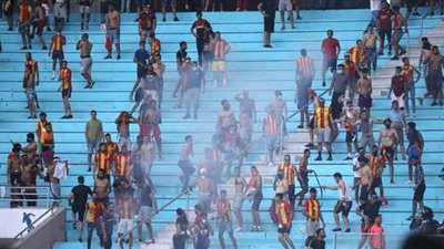 طبيب الأهلي يرفض نزول اللاعبين إلى ملعب مواجهة الترجي