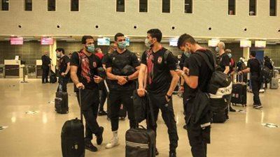دوري أبطال أفريقيا.. بعثة الأهلي تغادر مطار قرطاج في طريقها إلى القاهرة