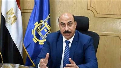 بعد أزمة تعطل القطار.. قرار عاجل من محافظ أسوان بشأن مراقبي امتحانات الدبلومات الفنية