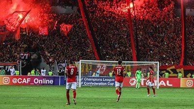 عملية نسبة وتناسب.. الأهلي يكشف عدد الجماهير المطلوب حضورها في لقاء الترجي