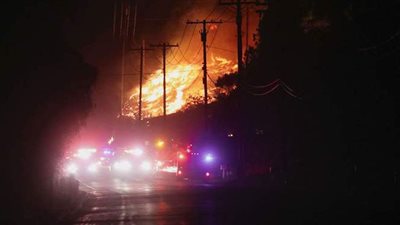 يوم الجحيم.. حريق هائل يلتهم عشرات المنازل في بولندا | فيديو وصور