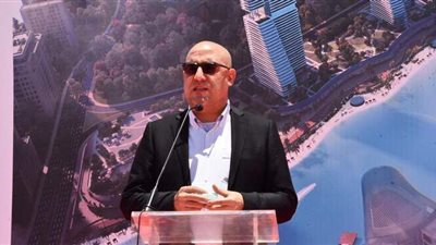 وزير الإسكان يضع حجر أساس مشروع أبراج الداون تاون بمدينة العلمين الجديدة