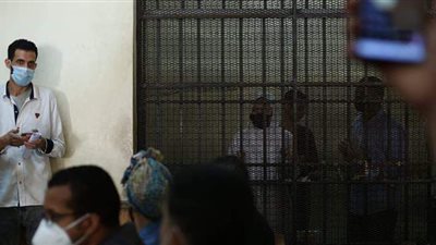 مودة الأدهم تصل محكمة التجمع الخامس.. وتردد: استر يارب