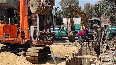 إحلال وتجديد خطوط الصرف الصحي في شبين القناطر بالقليوبية