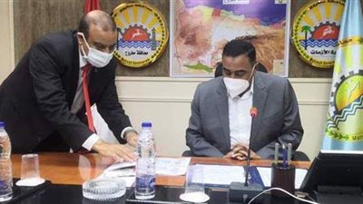 محافظ مطروح يهنئ أوائل الشهادة الإعدادية 2021 تليفونيا | فيديو