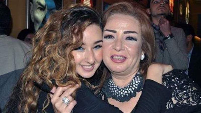 هنا الزاهد ووالدتها