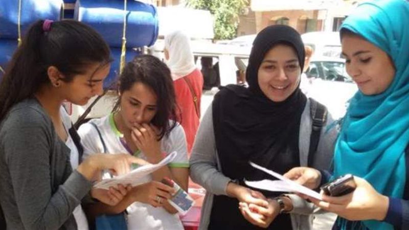 طلاب الشهادة الإعدادية