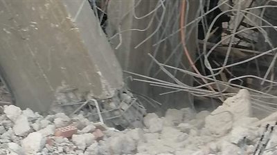 بعد شروعهم في قتل رئيس حي عين شمس.. إزالة عقارات الجناة حتى سطح الأرض | صور