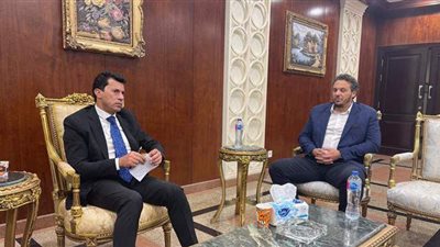 وزير الرياضة يتابع مباراة بيراميدز والرجاء بستاد الدفاع الجوي | صور