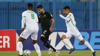 التعادل السلبي يحسم الشوط الأول بين بيراميدز والرجاء في الكونفدرالية