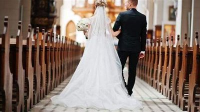 لأول مرة منذ تفشي كورونا.. بريطانيا تسمح بحفلات الزفاف في الهواء الطلق