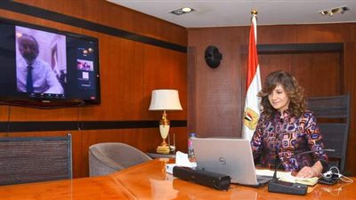 نبيلة مكرم للمصريين في كينيا: حريصون على الاستماع إليكم