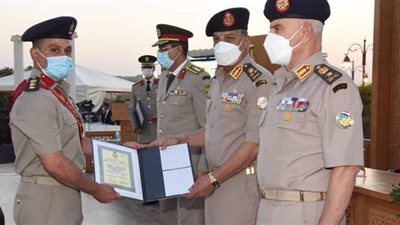 وزير الدفاع يشهد تخريج دفعات جديدة من دارسي أكاديمية ناصر وكلية القادة والأركان