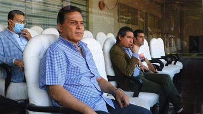 حسام البدري وبركات يحضران مباراة منتخب مصر للشباب أمام النيجر