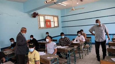 طلاب الدبلومات الفنية يؤدون الامتحان في ثالث أيام الدور الأول