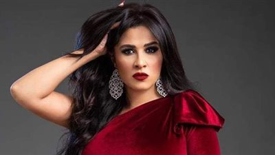 شقيق ياسمين عبد العزيز يحرج بوسي شلبي بـ «فيديو قديم»