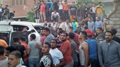 عمرو أديب عن حادث حلوان: مصر فيها قطارات بتمشي وسط البيوت والقهاوي| فيديو