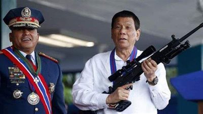 رئيس الفلبين يهدد بسجن رافضي لقاح كورونا