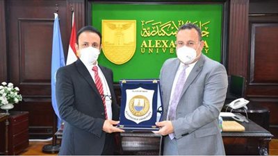 رئيس جامعة الإسكندرية يستقبل الملحق الثقافي السعودي لبحث سبل التعاون