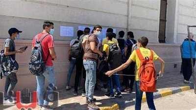 التجربة الثالثة.. طلاب الثانوية العامة أمام امتحان التابلت والبابل شيت.. ويؤكدون: اختبار التاريخ سهل وبعض النقاط تحتاج لتركيز