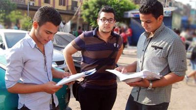 وزير التعليم يتيح أسئلة وإجابات الامتحان التجريبي الثالث لطلاب الثانوية العامة