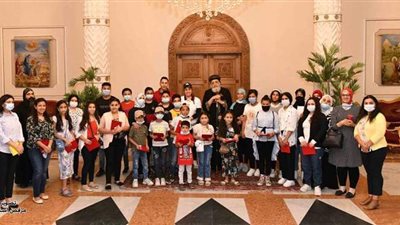 البابا تواضروس يلتقي أعضاء مبادرة 