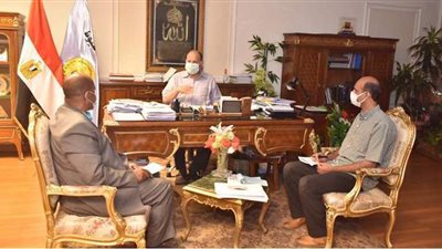 محافظ أسيوط يكلف بإزالة التعديات على الأراضي الزراعية وأملاك الدولة