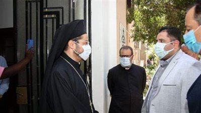 الأنبا باخوم يستقبل نائب محافظ القاهرة