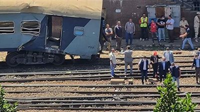 نيابة الإسكندرية تتحفظ على سائقي القطار والجرار في تصادم محطة مصر