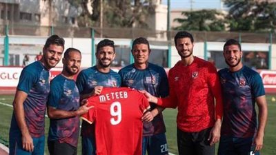 لاعبو الأهلي يدعمون عماد متعب بمران الفريق