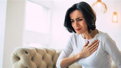 تحذير خطير للنساء: 6 علامات للتعرق تؤكد تعرضك لنوبات قلبية مفاجأة