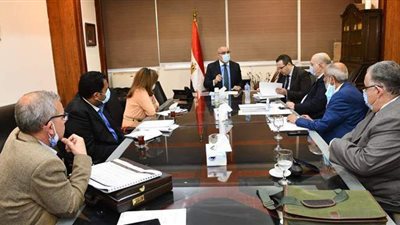 وزير الإسكان يستعرض آخر المستجدات بملف توفيق أوضاع أراضي الجمعيات والكيانات بالعبور الجديدة