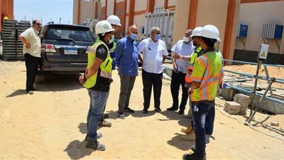 مسئولو الإسكان يتفقدون محطات محولات كهرباء بمدينة العاشر من رمضان