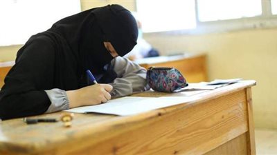 بعد بكاء الديناميكا.. امتحان القرآن يمسح دموع طلاب الثانوية الأزهرية | فيديو