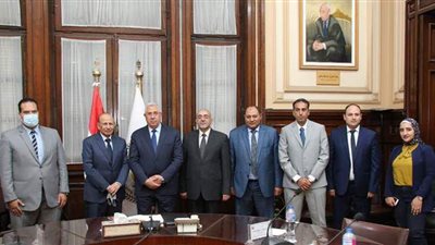 وزير الزراعة يلتقي برئيس شركة أمات الدواجن السعودية ويؤكد على دعم الدولة للاستثمار