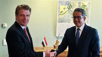 وزير السياحة: 500 ألف سائح يزور مصر شهريا من 20 دولة مختلفة