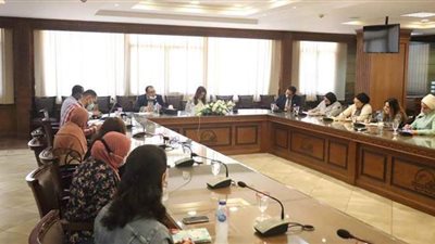 الجيزة تستقبل خبير بالاتحاد الأوروبي لمتابعة وحدة السكان بالمحافظة | صور