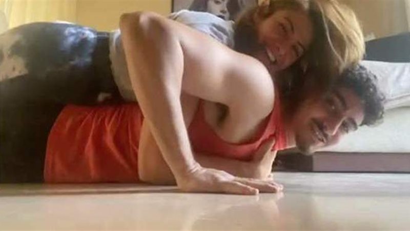 هيدي كرم وابنها